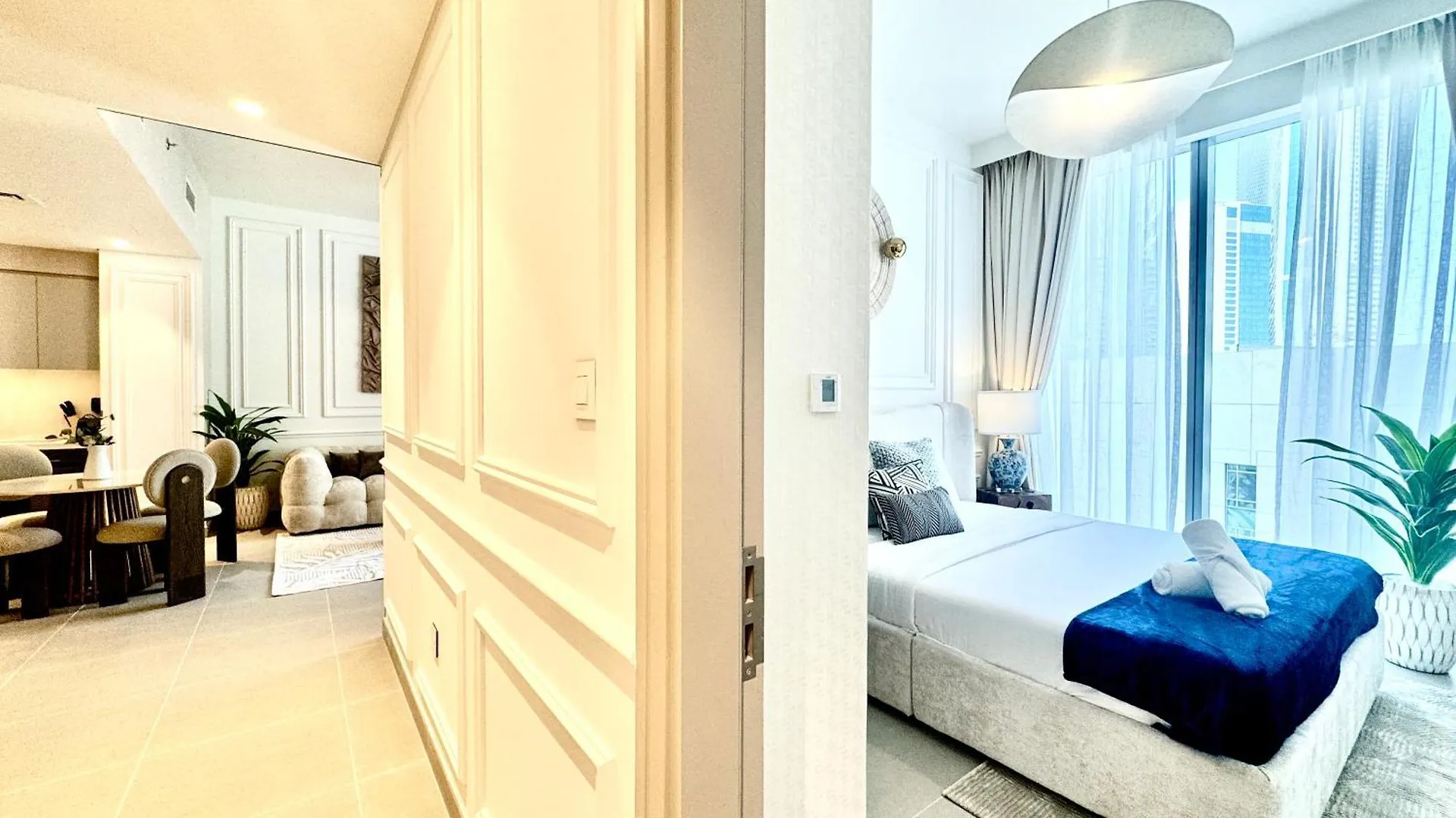 Venduras Homes - Forte Tower, Downtown Dubai, Burj Views Apartment